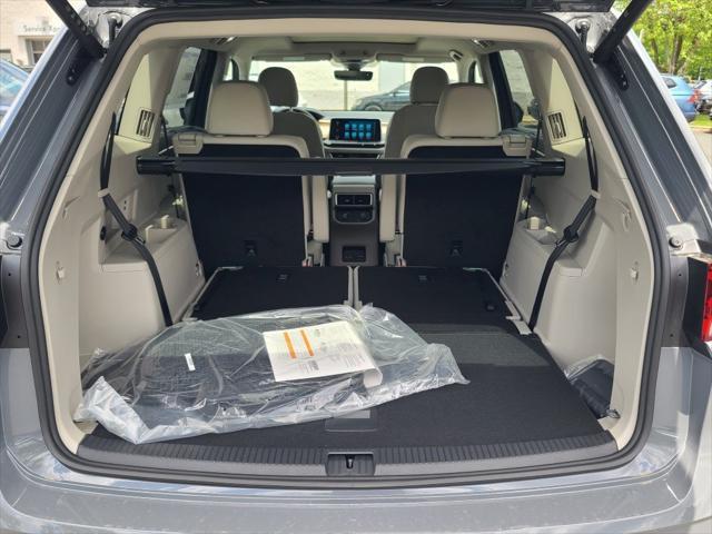 Photo of 2025 Gray Volkswagen Atlas