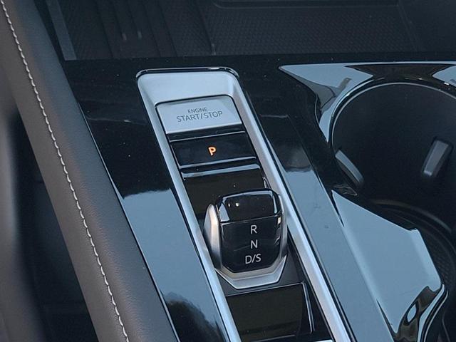 Photo of 2025 Deep Black Pearl Volkswagen Atlas