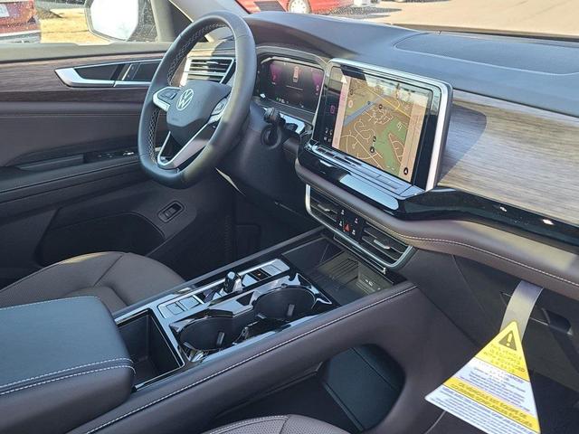 Photo of 2025 Deep Black Pearl Volkswagen Atlas