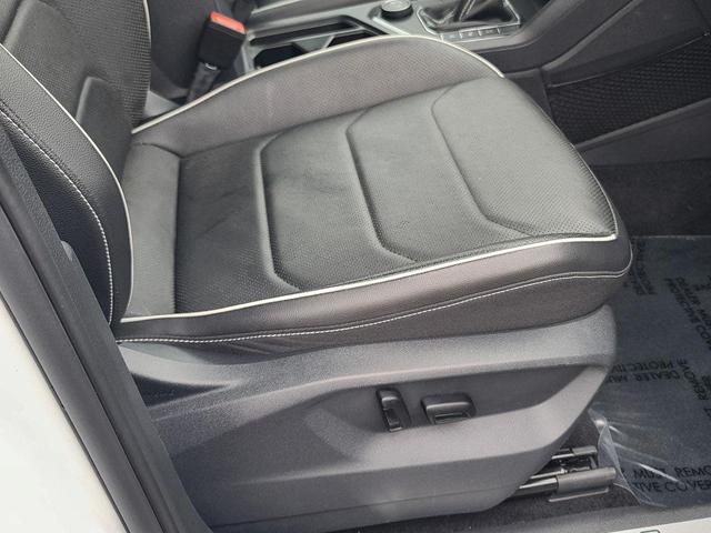Photo of 2022 White Pearl Volkswagen Tiguan