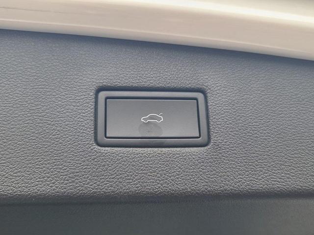 Photo of 2022 White Pearl Volkswagen Tiguan