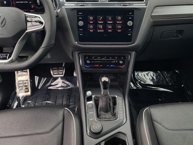 Photo of 2022 White Pearl Volkswagen Tiguan