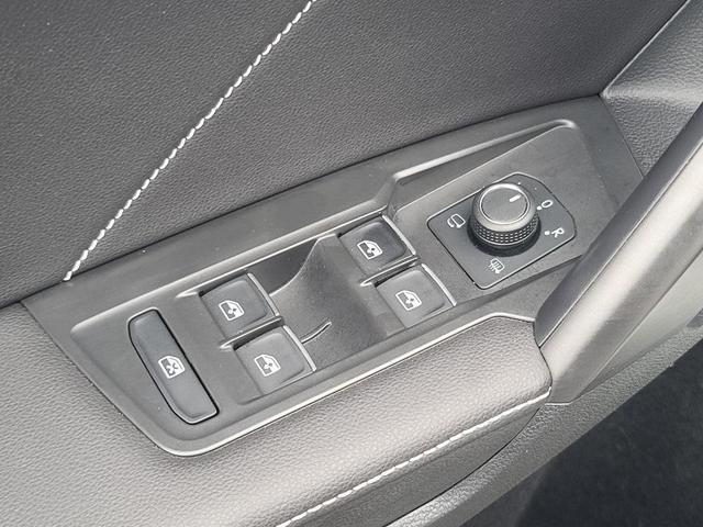 Photo of 2022 White Pearl Volkswagen Tiguan
