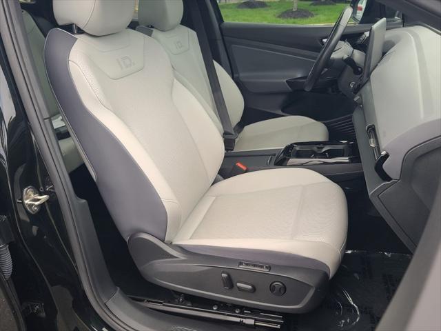 Photo of 2021 Mythos Black Metallic Volkswagen ID.4