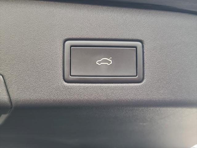 Photo of 2021 Mythos Black Metallic Volkswagen ID.4