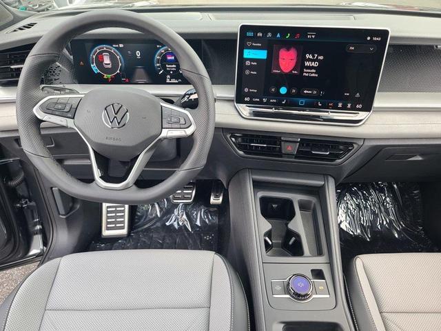 Photo of 2025 Platinum Volkswagen Tiguan
