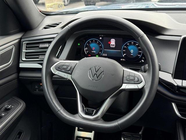Photo of 2025 Mountain Lake Blue Metallic Volkswagen Atlas Cross Sport
