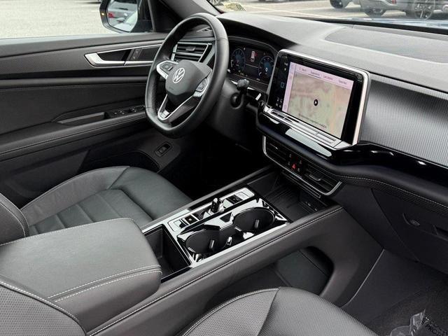 Photo of 2025 Mountain Lake Blue Metallic Volkswagen Atlas Cross Sport