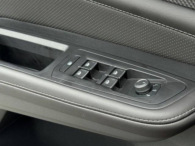 Photo of 2025 Mountain Lake Blue Metallic Volkswagen Atlas Cross Sport