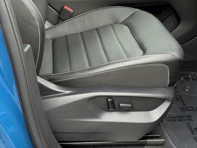 Photo of 2025 Mountain Lake Blue Metallic Volkswagen Atlas Cross Sport