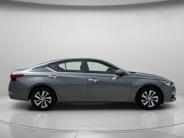Photo of 2021 Gun Metallic Nissan Altima