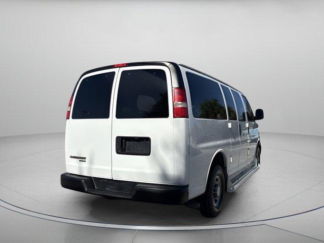 Photo of 2016 Summit White Chevrolet Express 2500