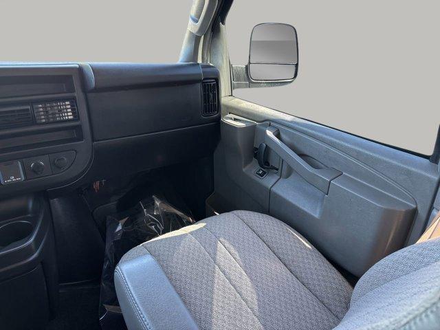 Photo of 2016 Summit White Chevrolet Express 2500