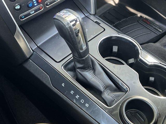 Photo of 2017 White Platinum Clearcoat Metallic Ford Explorer