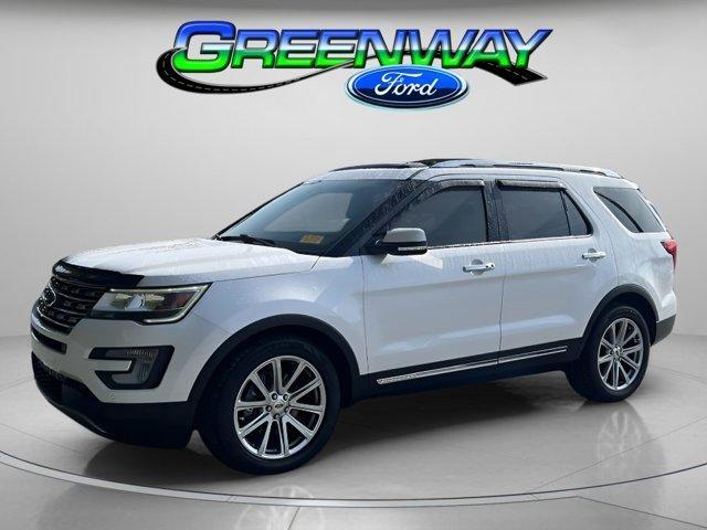 Photo of 2017 White Platinum Clearcoat Metallic Ford Explorer