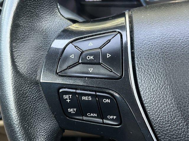 Photo of 2017 White Platinum Clearcoat Metallic Ford Explorer