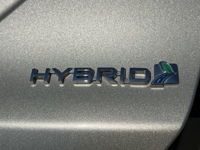 Photo of 2018 White Gold Metallic Ford Fusion Hybrid