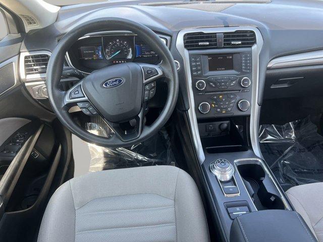 Photo of 2018 White Gold Metallic Ford Fusion Hybrid