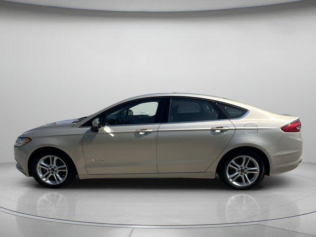 Photo of 2018 White Gold Metallic Ford Fusion Hybrid
