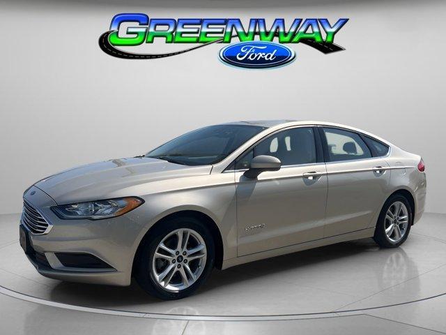 Photo of 2018 White Gold Metallic Ford Fusion Hybrid