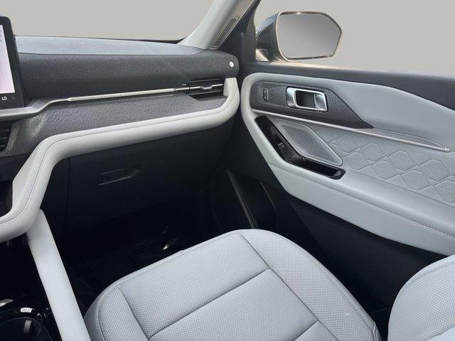Photo of 2025 Agate Black Metallic Ford Explorer