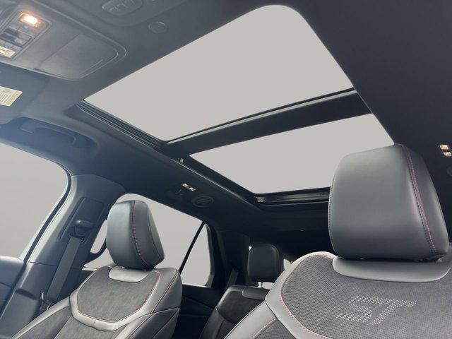 Photo of 2025 Carbonized Gray Metallic Ford Explorer