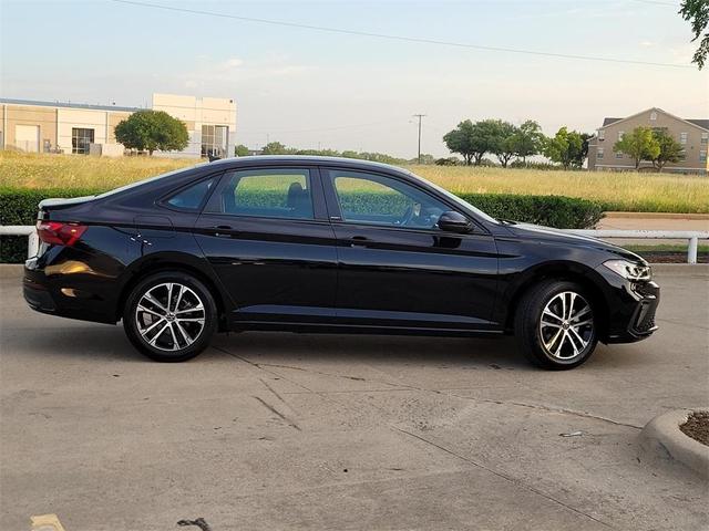 Photo of 2025 Deep Black Pearl Effect Volkswagen Jetta