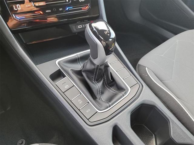 Photo of 2025 Deep Black Pearl Effect Volkswagen Jetta