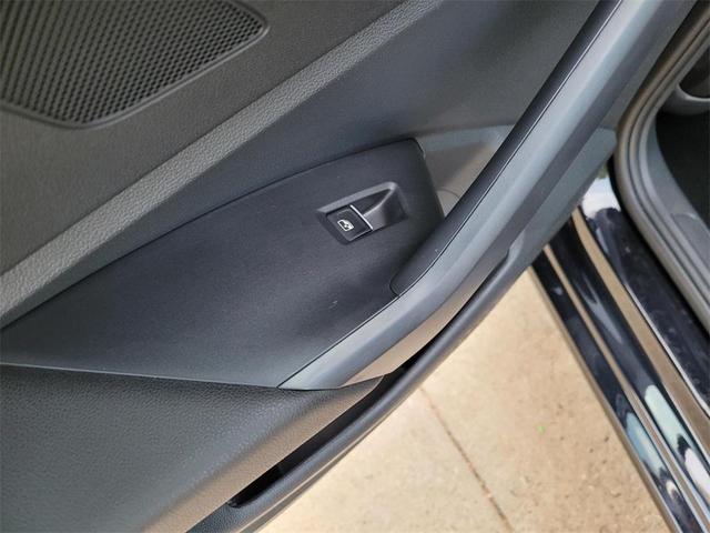 Photo of 2025 Deep Black Pearl Effect Volkswagen Jetta