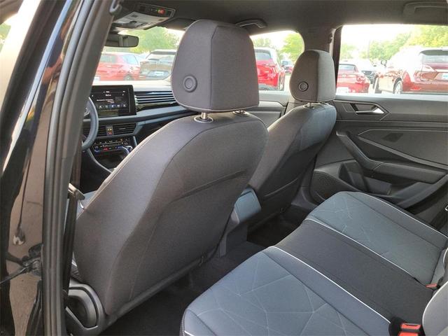 Photo of 2025 Deep Black Pearl Effect Volkswagen Jetta