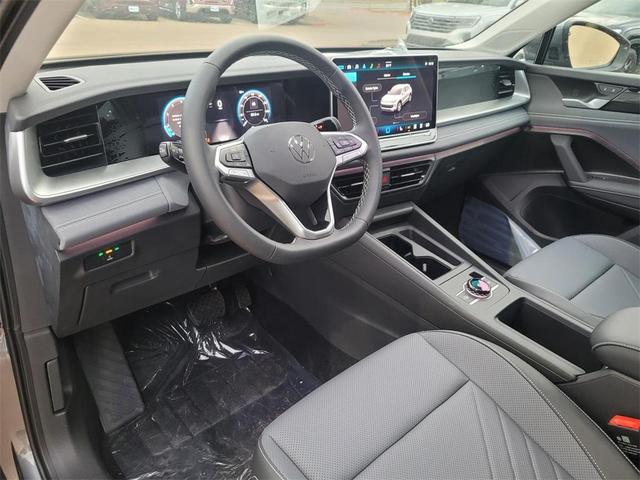 Photo of 2025 Platinum Gray Metallic Volkswagen Tiguan