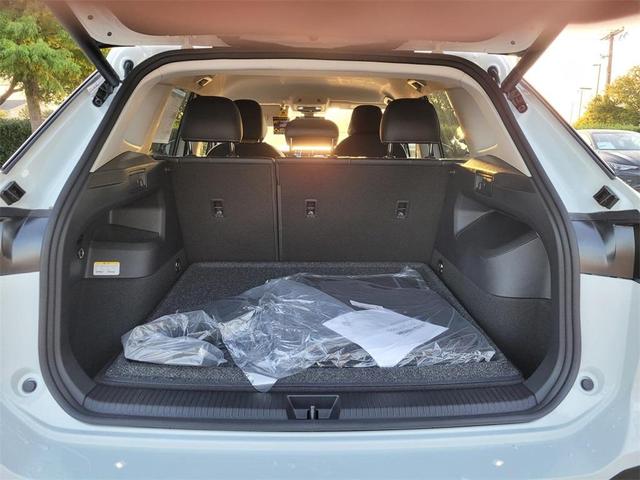 Photo of 2025 Pure White Volkswagen Tiguan