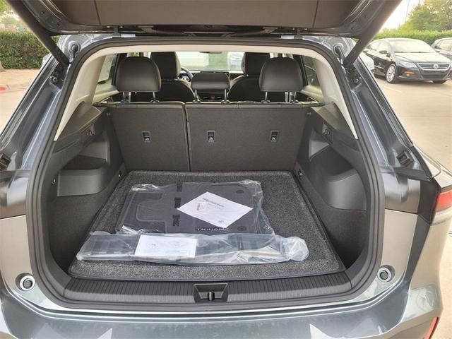Photo of 2025 Platinum Gray Metallic Volkswagen Tiguan
