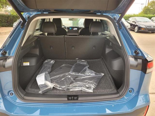Photo of 2025 Monterey Blue Pearl Volkswagen Tiguan
