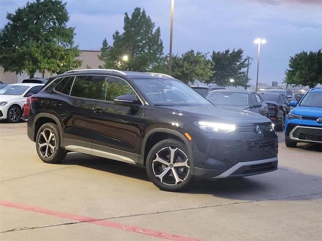 Photo of 2025 Deep Black Pearl Effect Volkswagen Tiguan