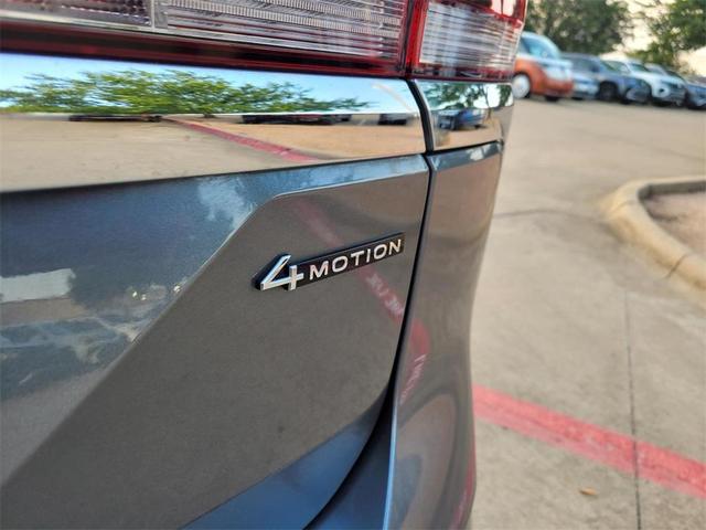 Photo of 2024 Platinum Gray Metallic Volkswagen Atlas