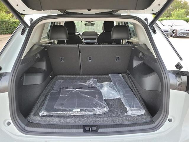 Photo of 2025 Pure White Volkswagen Tiguan