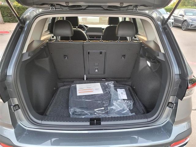 Photo of 2025 Platinum Gray Metallic Volkswagen Taos
