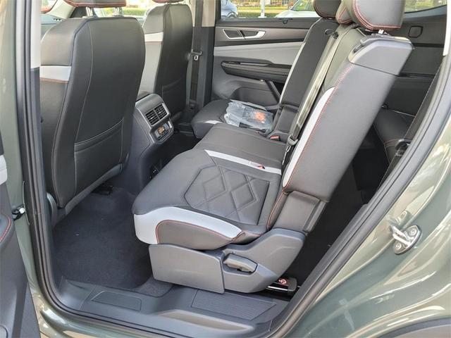 Photo of 2025 Avocado Green Pearl Volkswagen Atlas