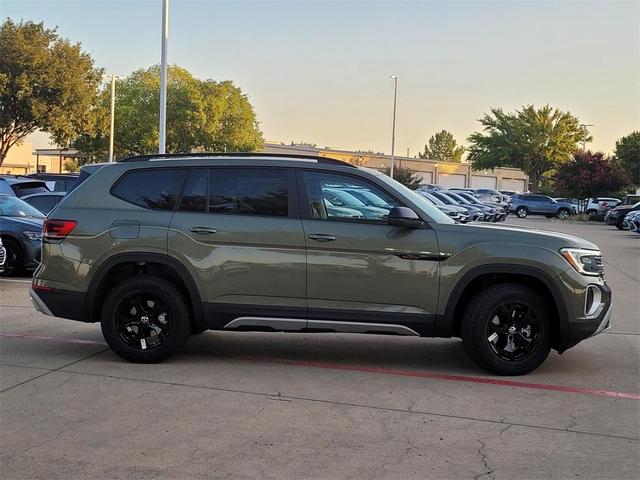 Photo of 2025 Avocado Green Pearl Volkswagen Atlas