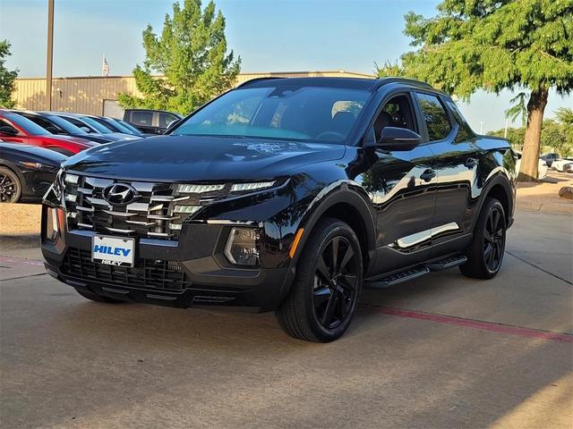 Photo of 2024 Phantom Black Hyundai SANTA CRUZ