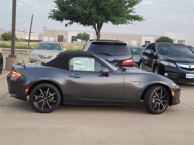 Photo of 2025 Machine Gray Metallic Mazda MX-5 Miata