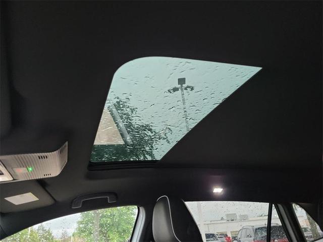 Photo of 2025 Opal White Pearl Effect Volkswagen Atlas Cross Sport