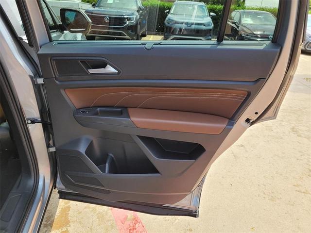 Photo of 2023 Pyrite Silver Metallic Volkswagen Atlas
