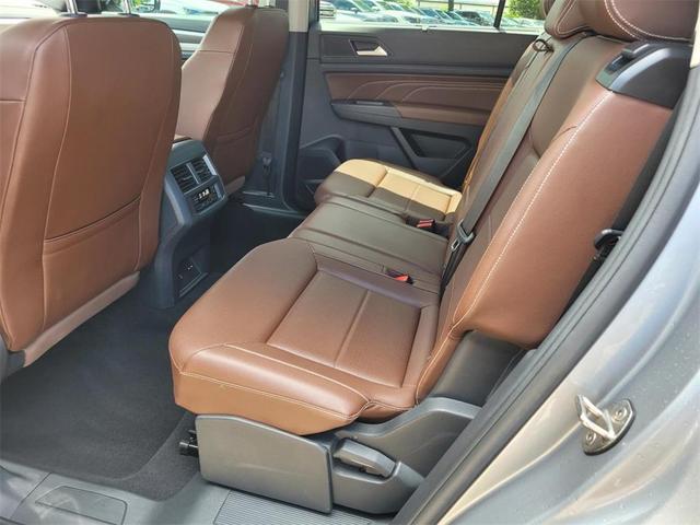 Photo of 2023 Pyrite Silver Metallic Volkswagen Atlas