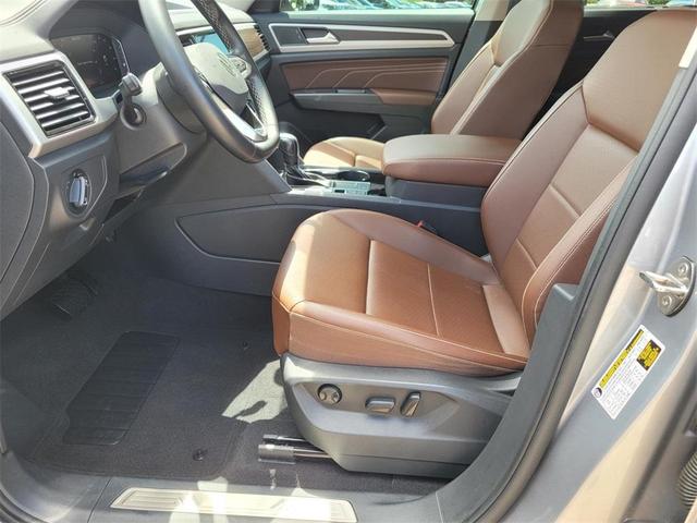 Photo of 2023 Pyrite Silver Metallic Volkswagen Atlas