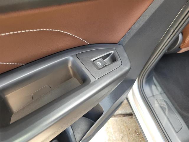 Photo of 2023 Pyrite Silver Metallic Volkswagen Atlas