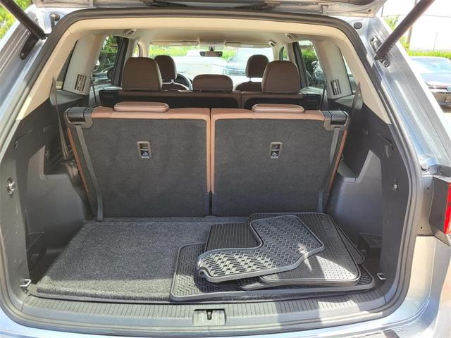 Photo of 2023 Pyrite Silver Metallic Volkswagen Atlas