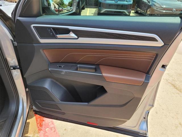 Photo of 2023 Pyrite Silver Metallic Volkswagen Atlas