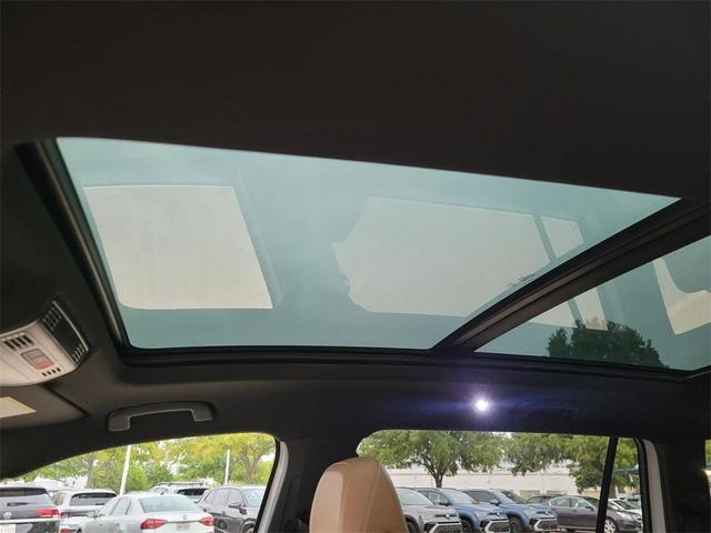 Photo of 2023 Opal White Pearl Effect Volkswagen Tiguan